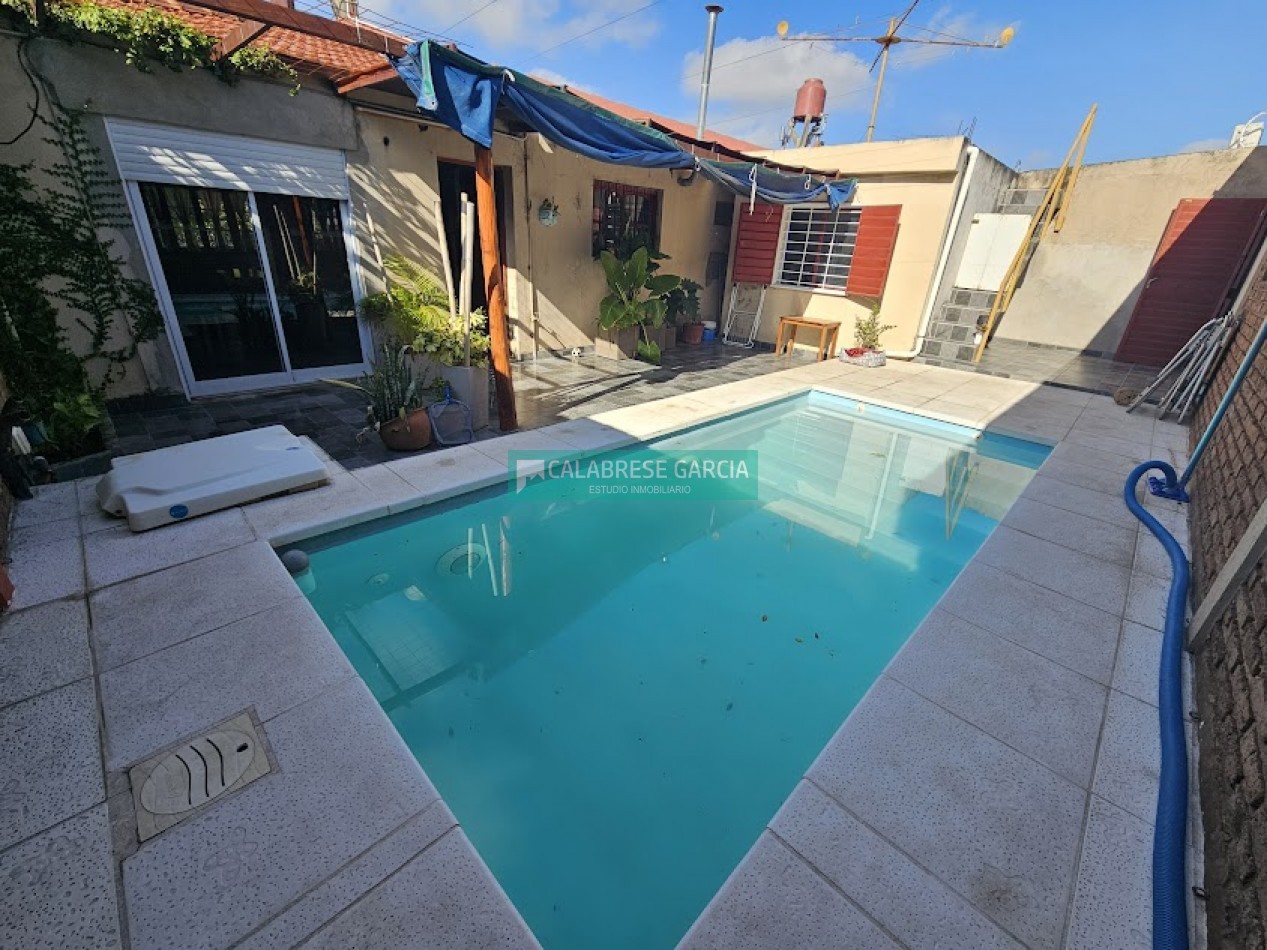 Se vende casa zona Churruarin y Gdor Crespo