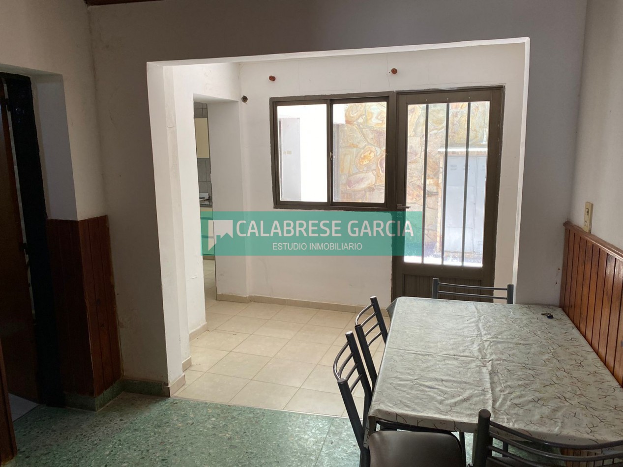 RETASADO ! IMPERDIBLE OPORTUNIDAD VENDO CASA A METROS DE LA PLAZA DE MAYO Y PEATONAL APTA CREDITO