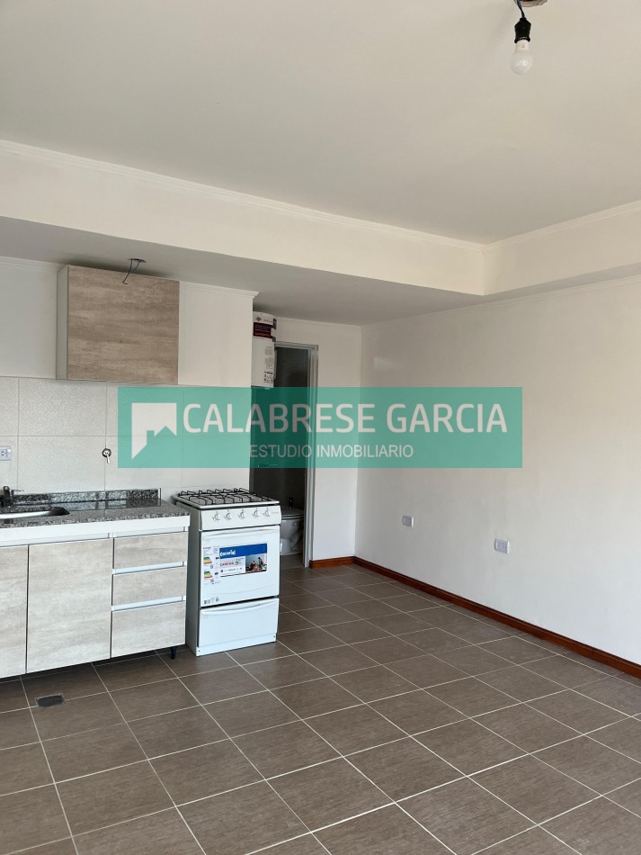 Alquilo Monoambiente al frente zona Laprida y Patagonia