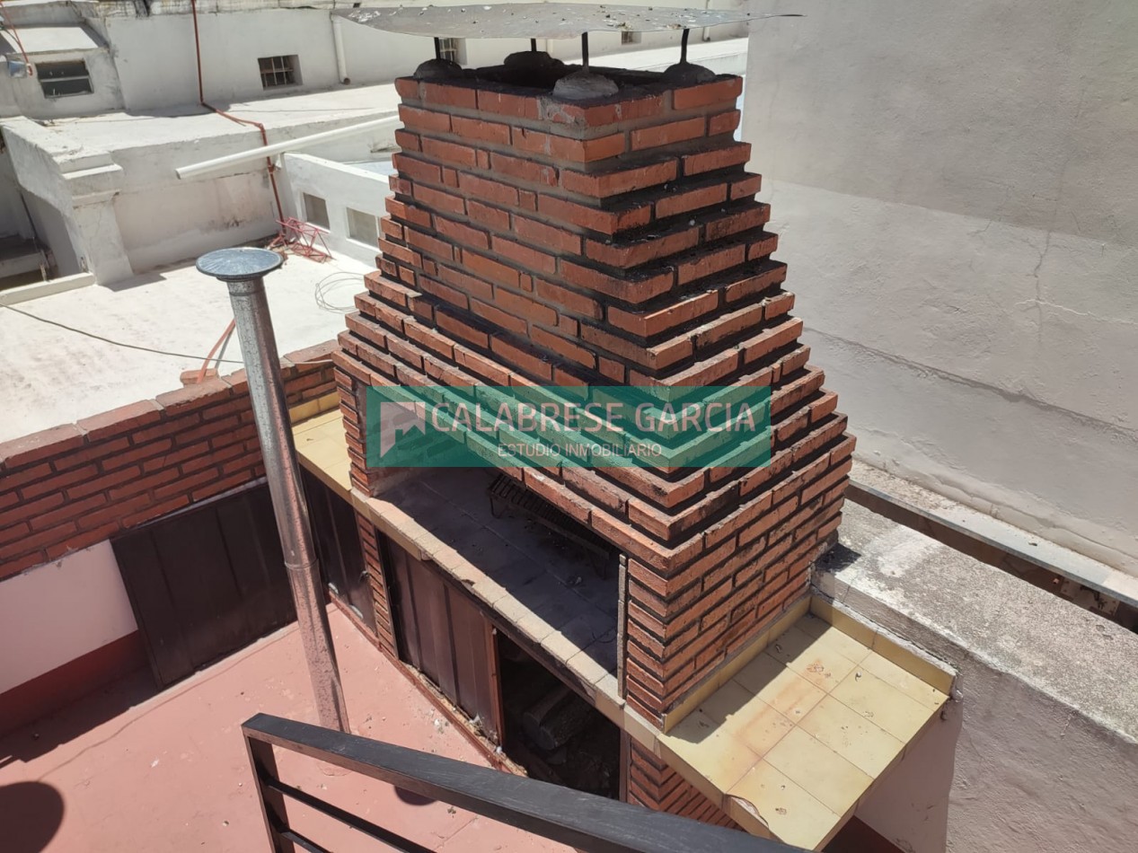 RETASADO ! IMPERDIBLE OPORTUNIDAD VENDO CASA A METROS DE LA PLAZA DE MAYO Y PEATONAL APTA CREDITO