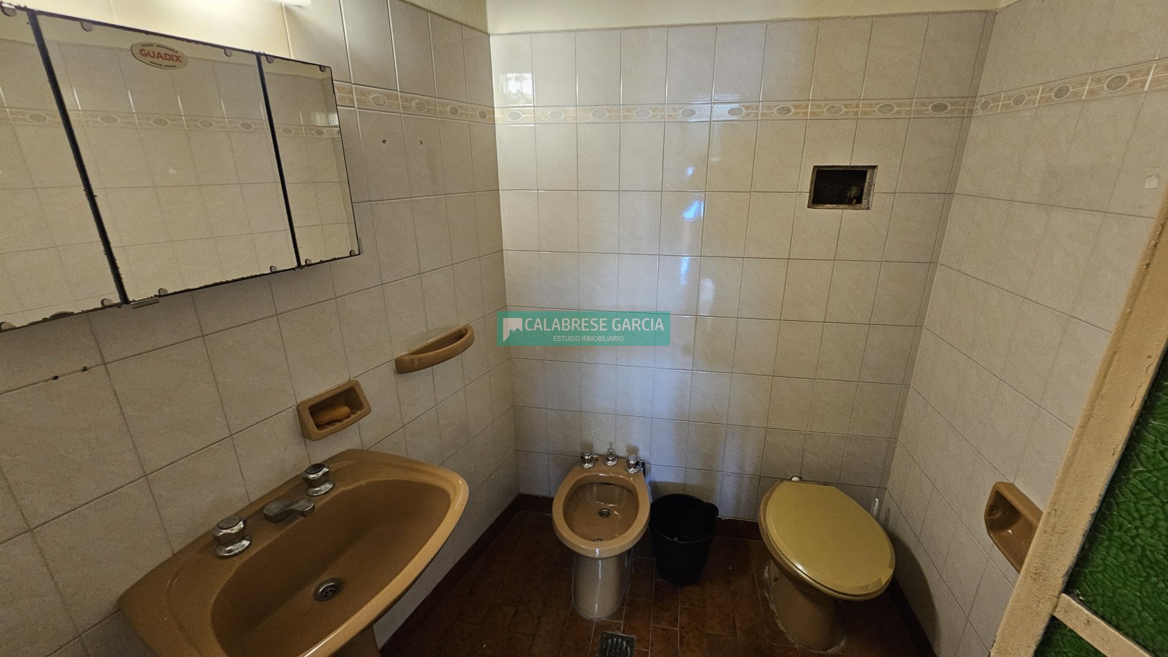 SE VENDE CASA ZONA MICRO CERNTRO