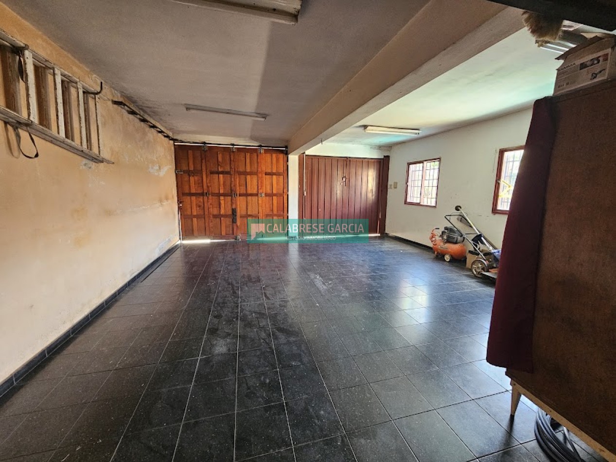 Se vende casa zona Churruarin y Gdor Crespo