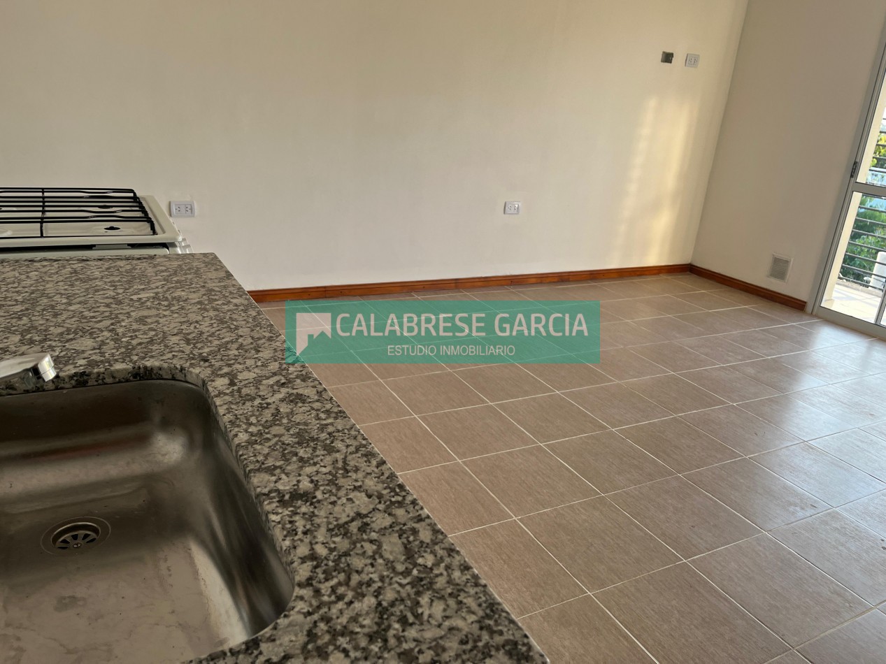 Alquilo Monoambiente al frente zona Laprida y Patagonia