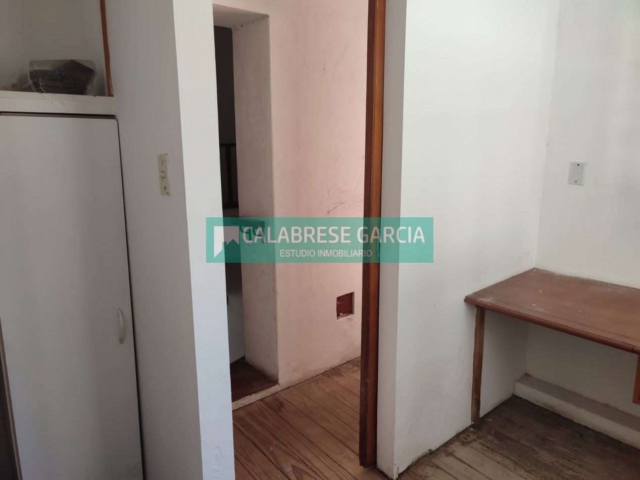 RETASADO ! IMPERDIBLE OPORTUNIDAD VENDO CASA A METROS DE LA PLAZA DE MAYO Y PEATONAL APTA CREDITO