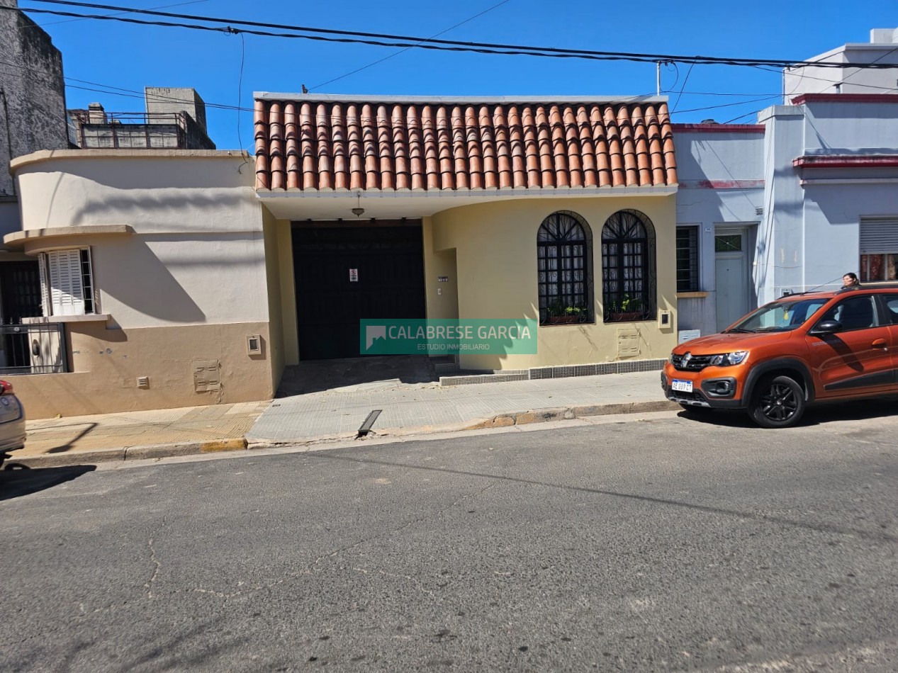 Se vende casa zona centro en una sola planta de tres dormitorios