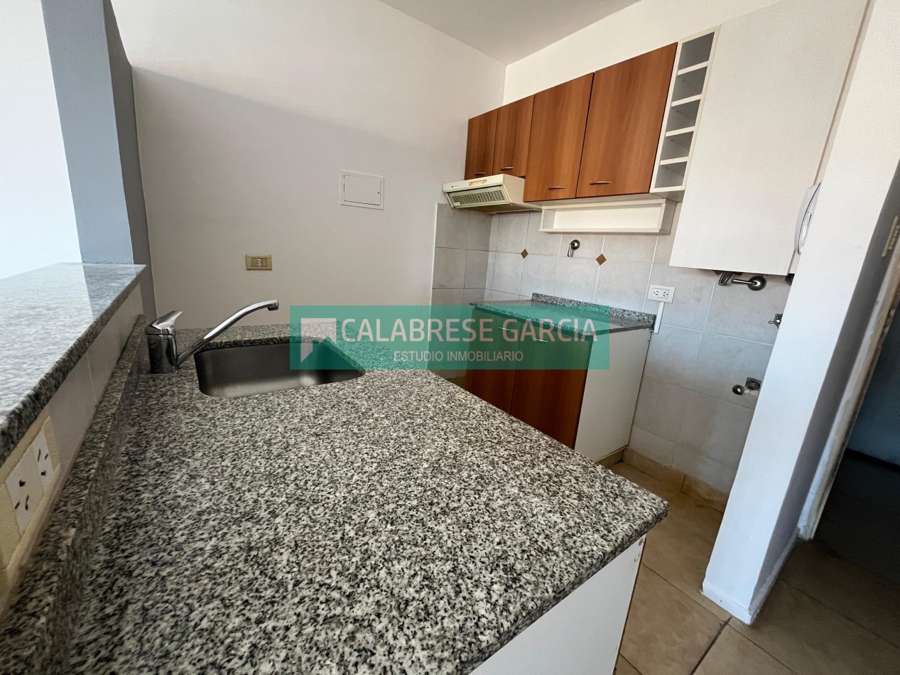 Alquilo dpto 1 dorm al frente zona centro