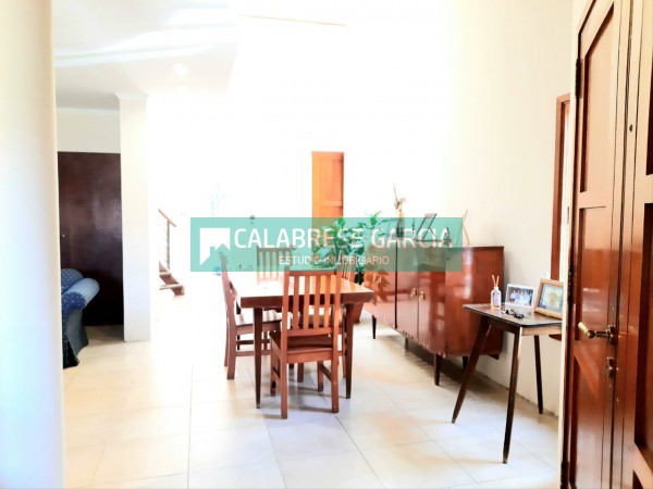 SE VENDE CASA ZONA CENTRO-PARQUE