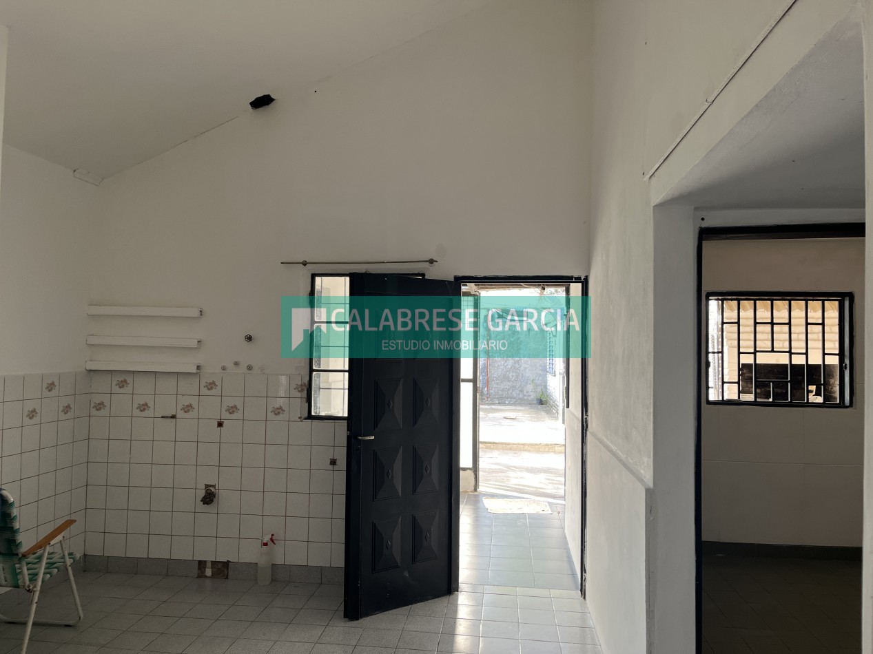 Alquilo casa zona Av. Jorge Newbery y Caputto