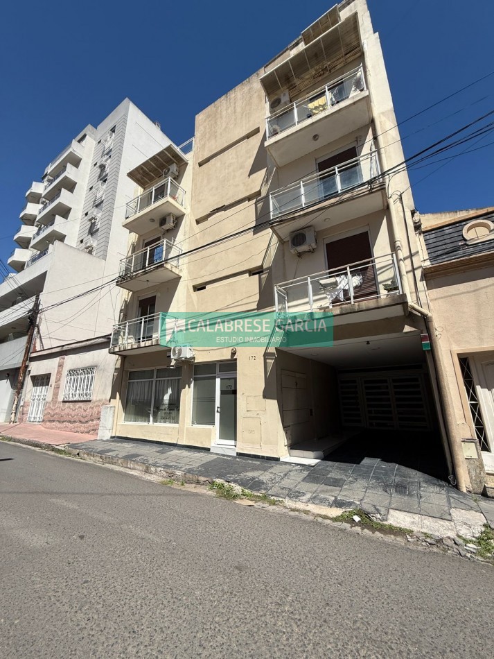 se vede departamenrto de un dormitorio en pleno centro 