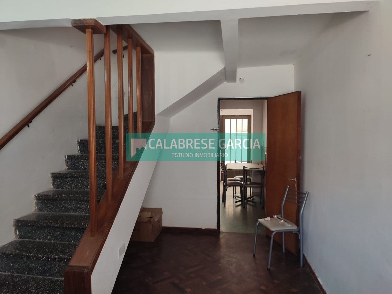 RETASADO ! IMPERDIBLE OPORTUNIDAD VENDO CASA A METROS DE LA PLAZA DE MAYO Y PEATONAL APTA CREDITO