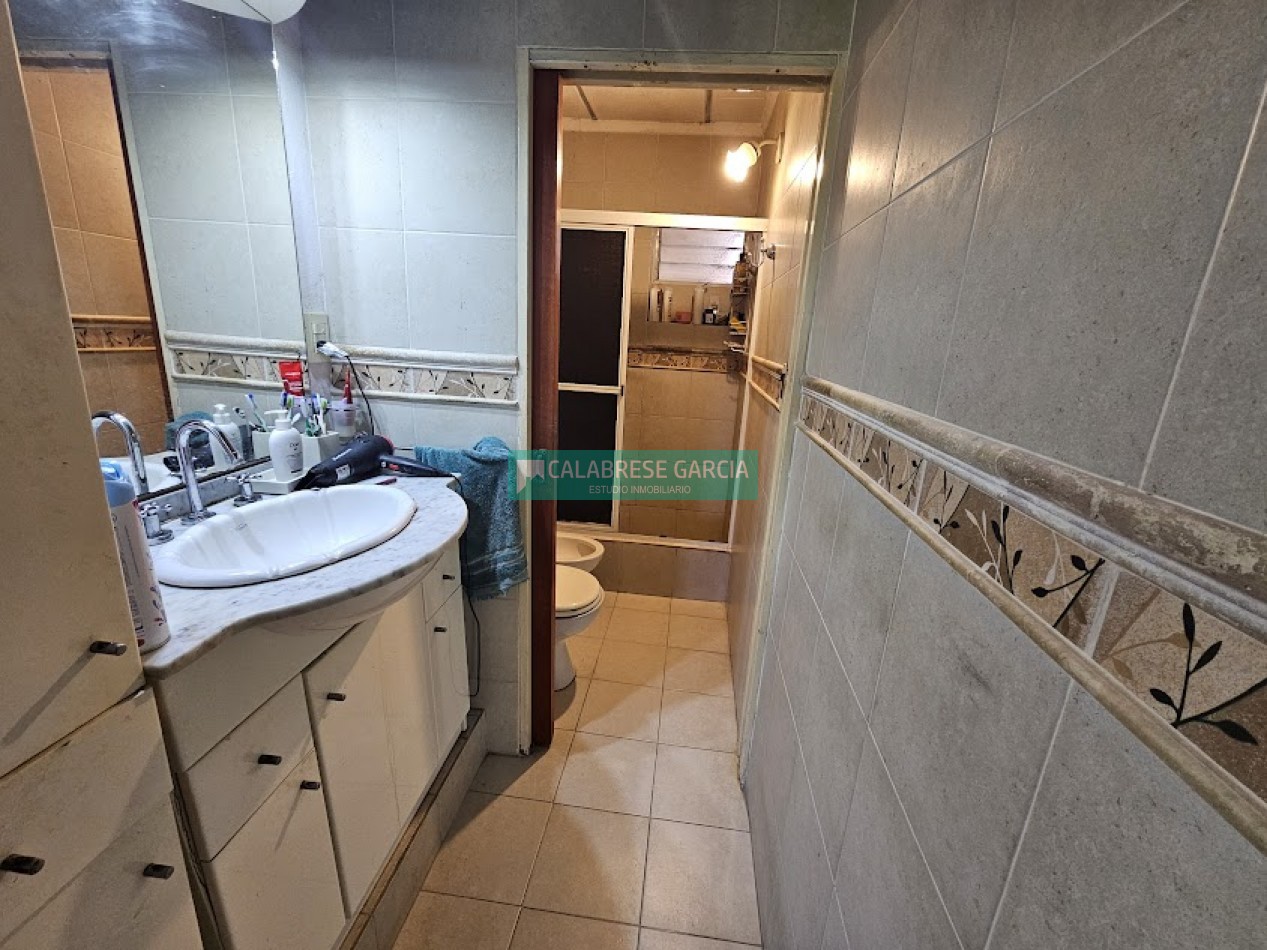 Se vende casa zona Churruarin y Gdor Crespo