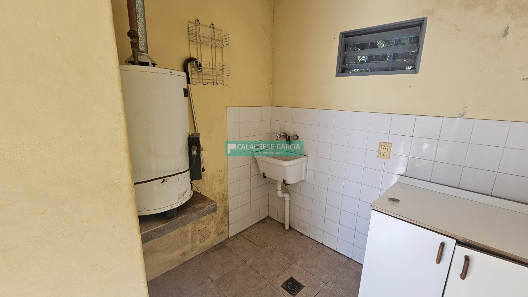 SE VENDE CASA A REFACCIONAR ZONA MEJICO Y PATAGONIA