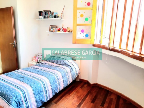 SE VENDE CASA ZONA CENTRO-PARQUE