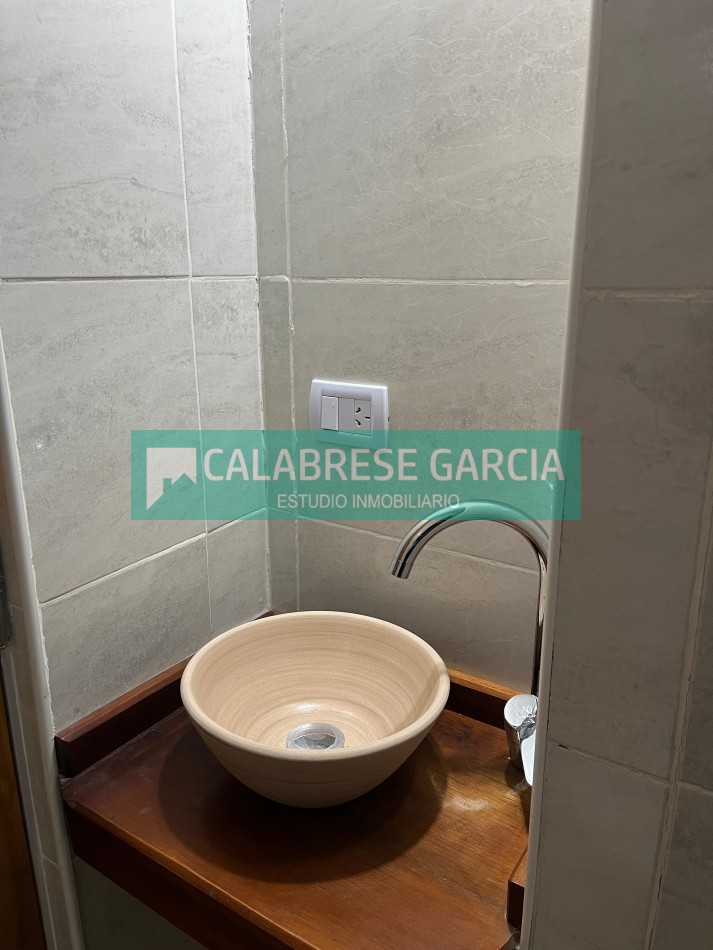 Alquilo Monoambiente al frente zona Laprida y Patagonia