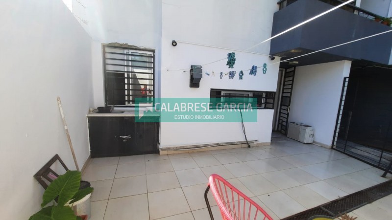 En venta departamento planta baja con patio y cochera