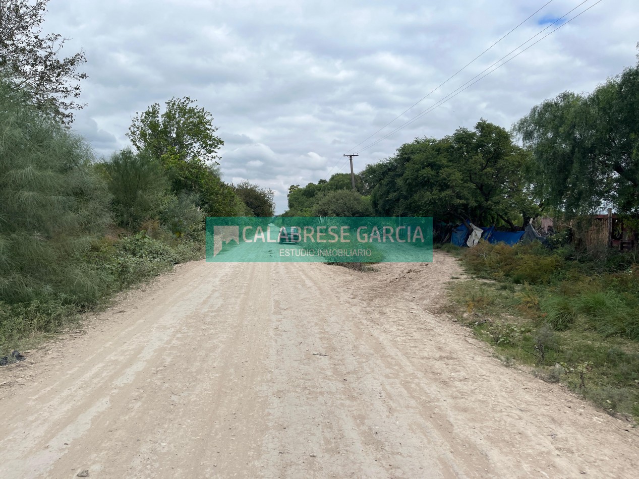 Vendo 2 has sobre calle Moises Lebenshon!