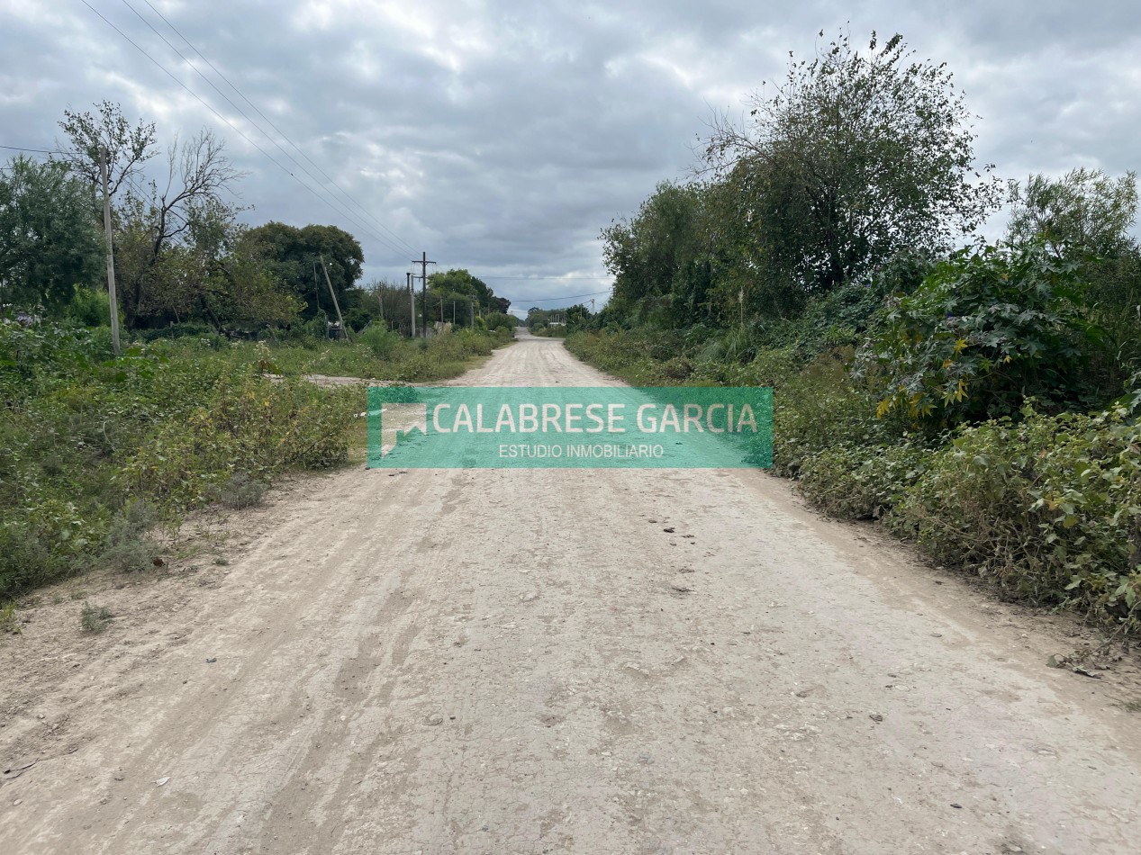 Vendo 2 has sobre calle Moises Lebenshon!