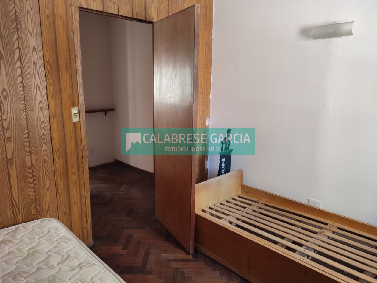 RETASADO ! IMPERDIBLE OPORTUNIDAD VENDO CASA A METROS DE LA PLAZA DE MAYO Y PEATONAL APTA CREDITO