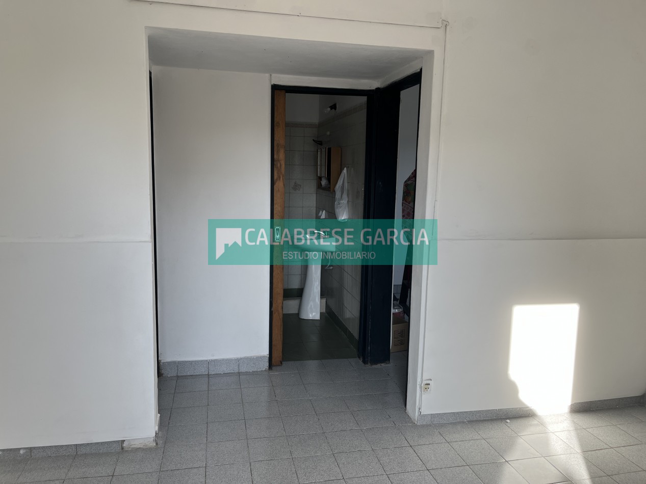 Alquilo casa zona Av. Jorge Newbery y Caputto