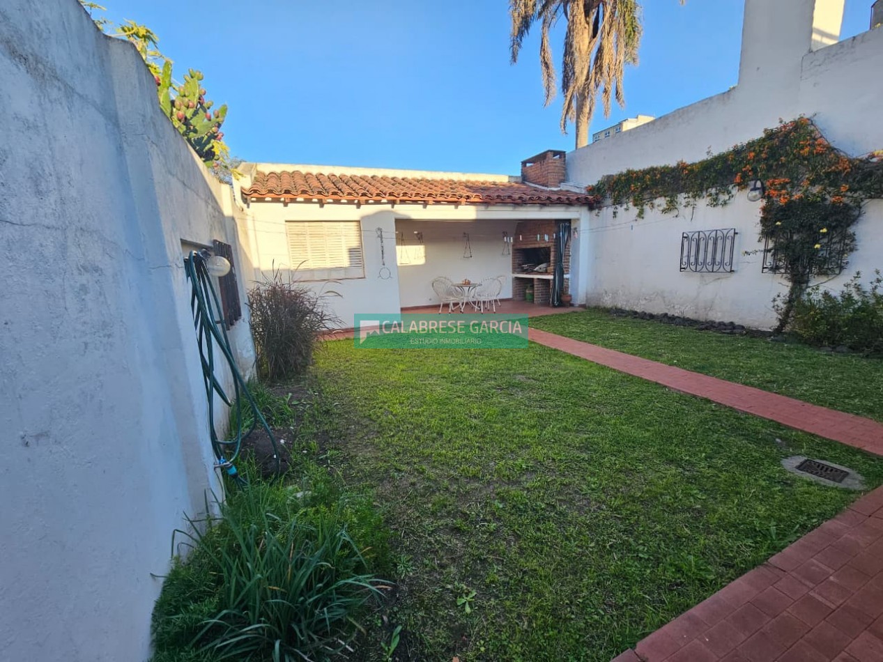 Se vende casa zona centro en una sola planta de tres dormitorios