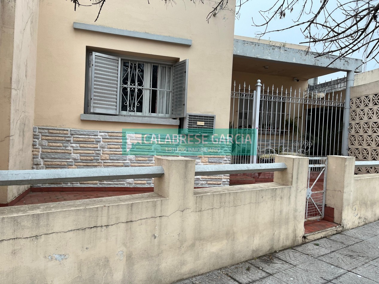 Se vende casa zona Plaza Saenz Peña