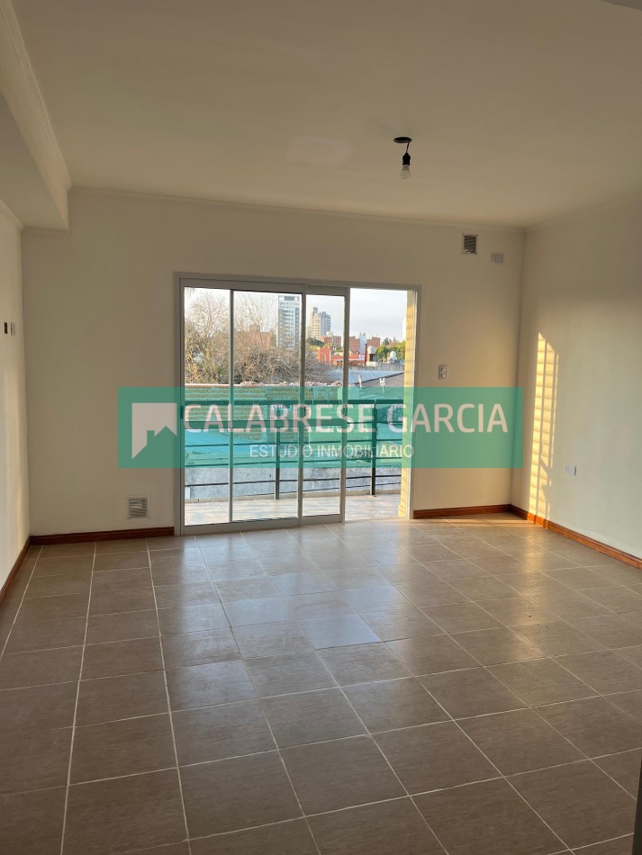 Alquilo Monoambiente al frente zona Laprida y Patagonia