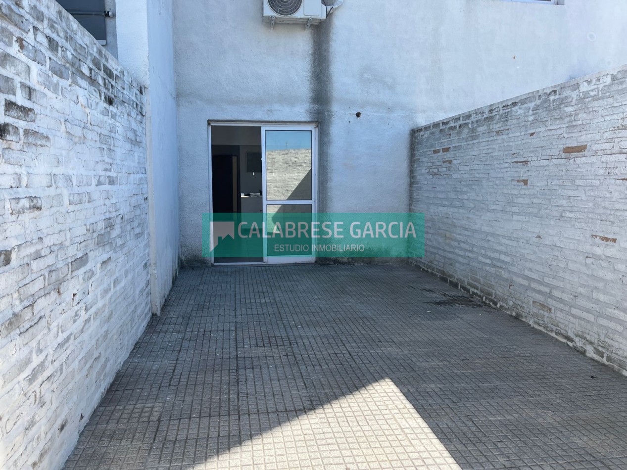 Alquilo departamento de 1 dormitorio PB contrafrente con patio zona Bv. Racedo y Av. de las Americas