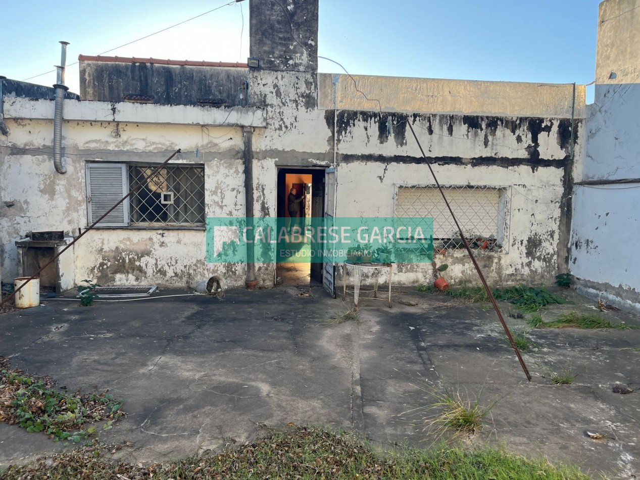 Vendo casa a reciclar zona Club Talleres