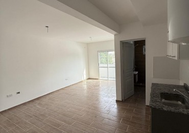 SE ALQUILA MONOAMBIENTE ZONA CENTRO 