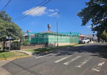 Se vende casa zona Churruarin y Gdor Crespo