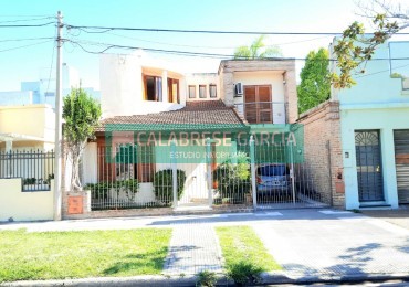 SE VENDE CASA ZONA CENTRO-PARQUE