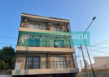 Alquilo Monoambiente al frente zona Laprida y Patagonia